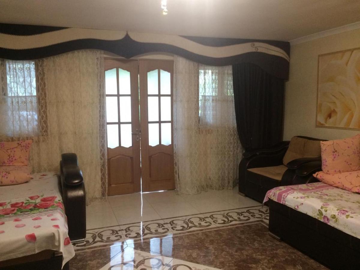 Гостевой Дом У Левы Otel Gagra Dış mekan fotoğraf