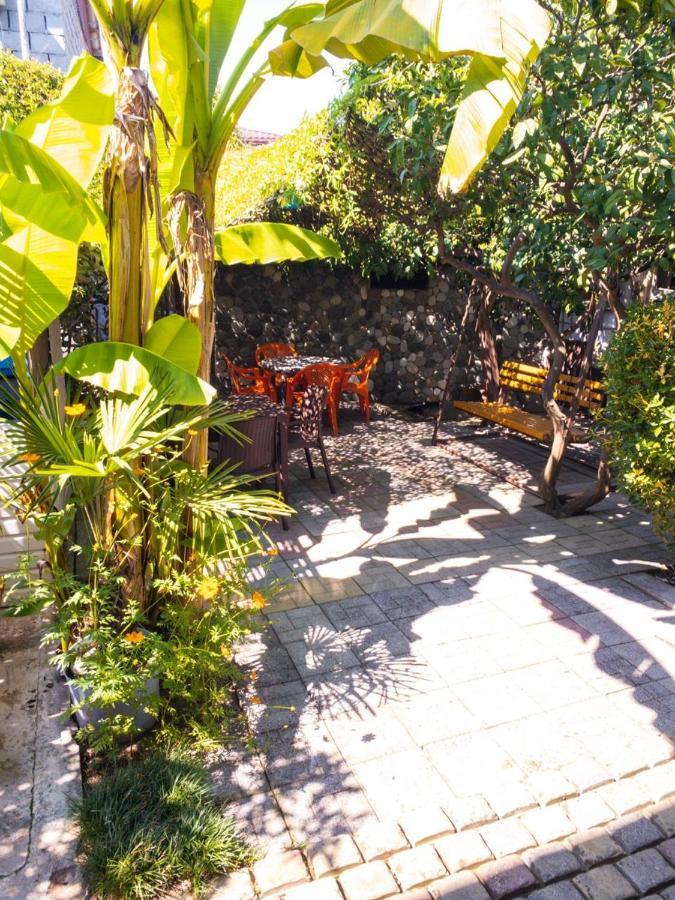 Гостевой Дом У Левы Otel Gagra Dış mekan fotoğraf