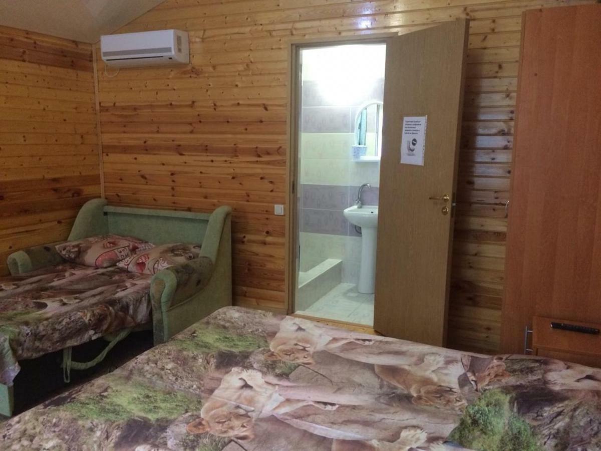 Гостевой Дом У Левы Otel Gagra Dış mekan fotoğraf