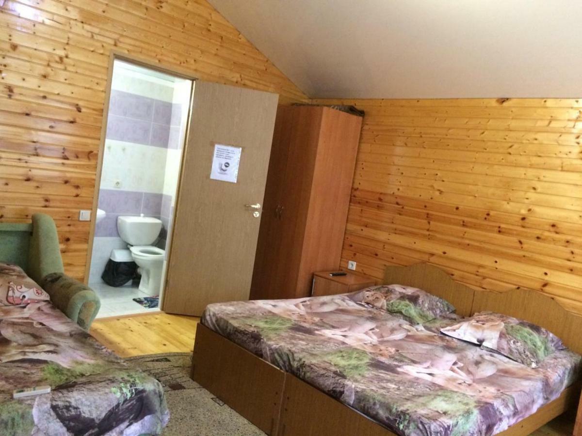 Гостевой Дом У Левы Otel Gagra Dış mekan fotoğraf