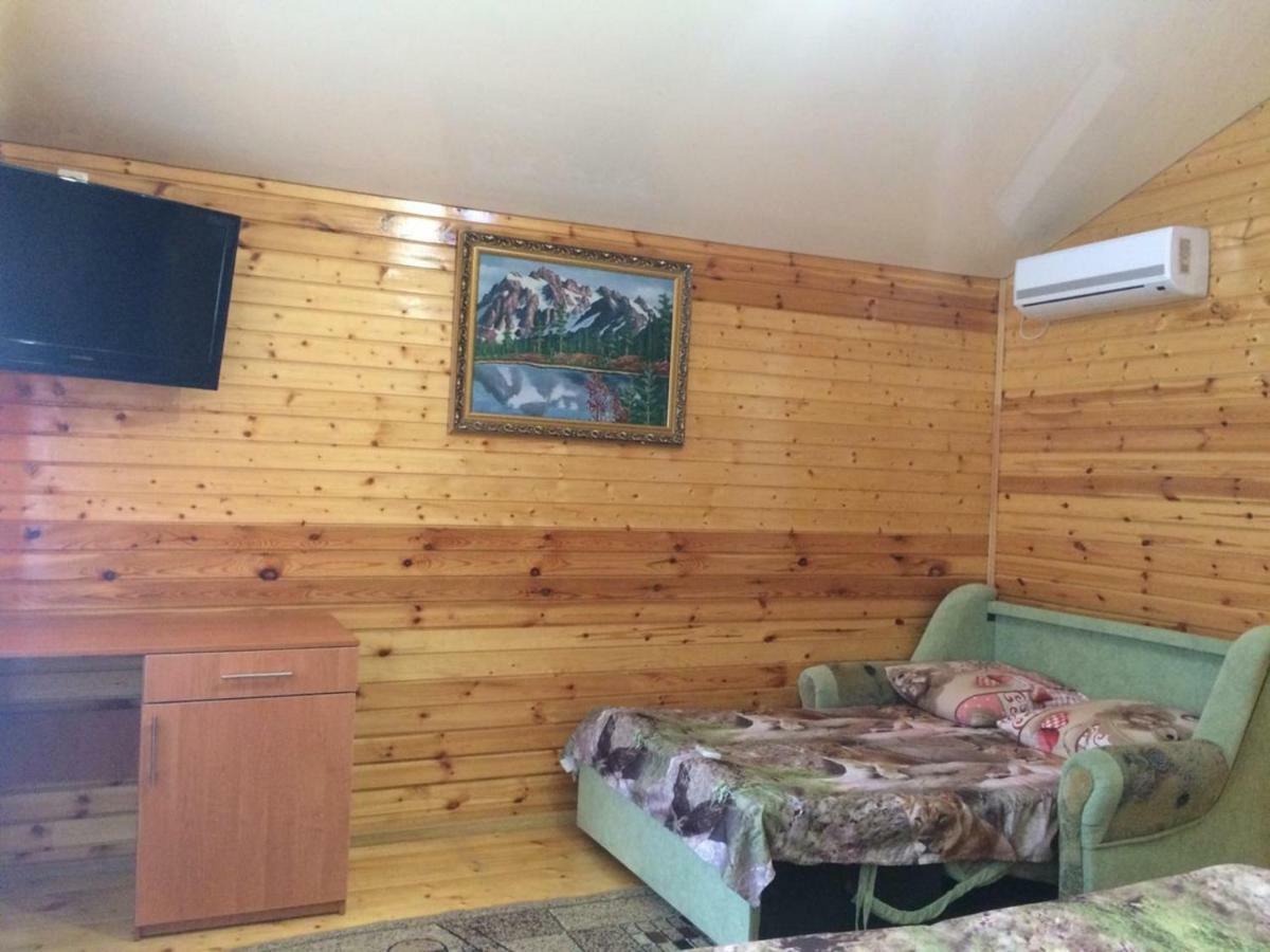 Гостевой Дом У Левы Otel Gagra Dış mekan fotoğraf