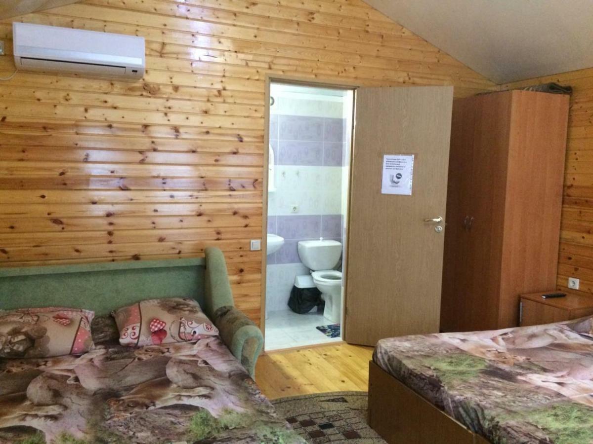 Гостевой Дом У Левы Otel Gagra Dış mekan fotoğraf