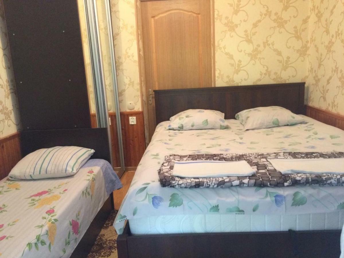 Гостевой Дом У Левы Otel Gagra Dış mekan fotoğraf